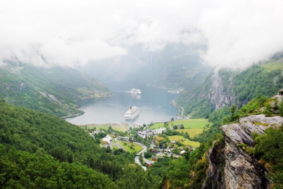 Norwegia - kraj ciszy, relaksu i trawy na dachach